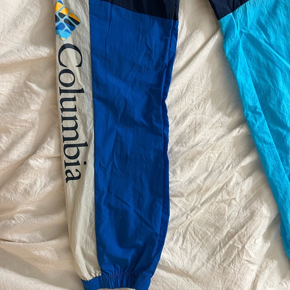 Men's Columbia Riptide Retro Jogger Wind Trousers - Picture 3 of 11